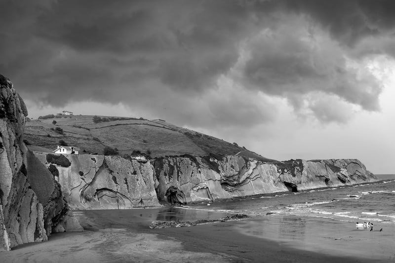 Beachside Cliffs